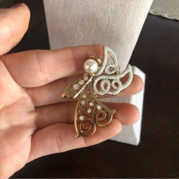 Vintage Jewelry - Vintage Rhinestone Faux Pearl Glitter Angel Brooch